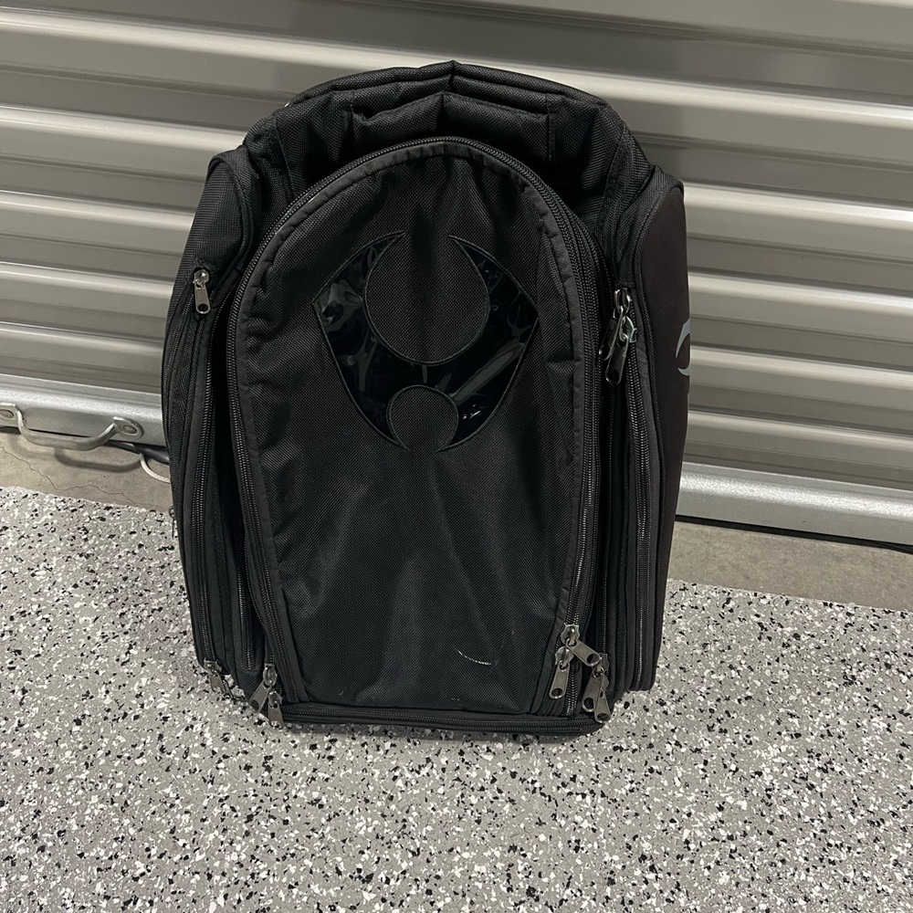 HYLETE gym backpack Great condition no smell multi purpose. Backpack/duffles
